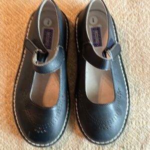 L’Amour Antonia Perforated Classic Leather Mary Jane Shoes